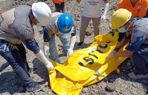 Operator Tewas Terlindas Dozer, Dua Kaki Putus