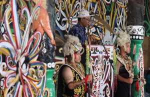 Festival Mecaq Undat: Harmoni Budaya dan Ekonomi di Tabang, Kukar
