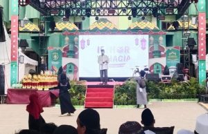 Sekda Sunggono Hadiri PASKAS Kukar Peduli Ajak Santri Berbuka