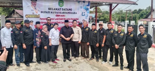 Bupati Edi Damansyah Resmikan Gedung Kantor Kelurahan Bukit Biru