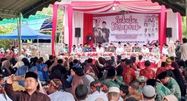 Kunjungan di Sebulu, Bupati Kukar Hadiri Beseprah HUT Kecamatan Serta Resmikan Masjid Dan Posyandu